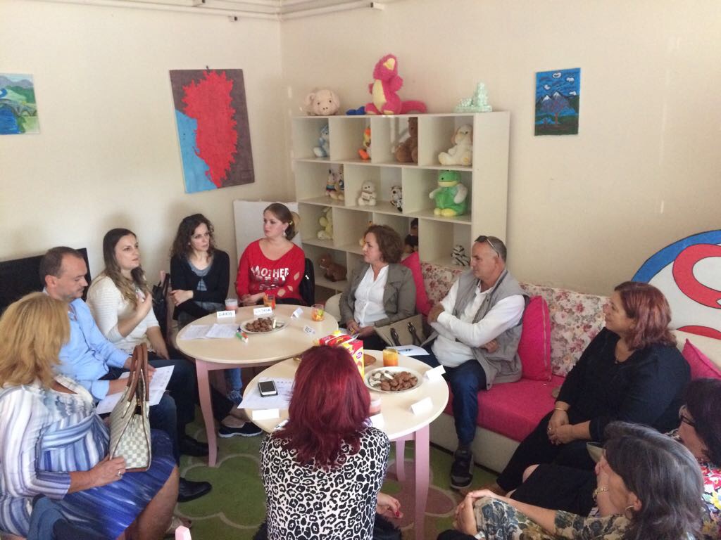 Focus group con i kujdestar dei servizi resdienziali per orfani, orfanotrofio prescolare (3-6 anni), Scutari, il giorno: 26/09/2017